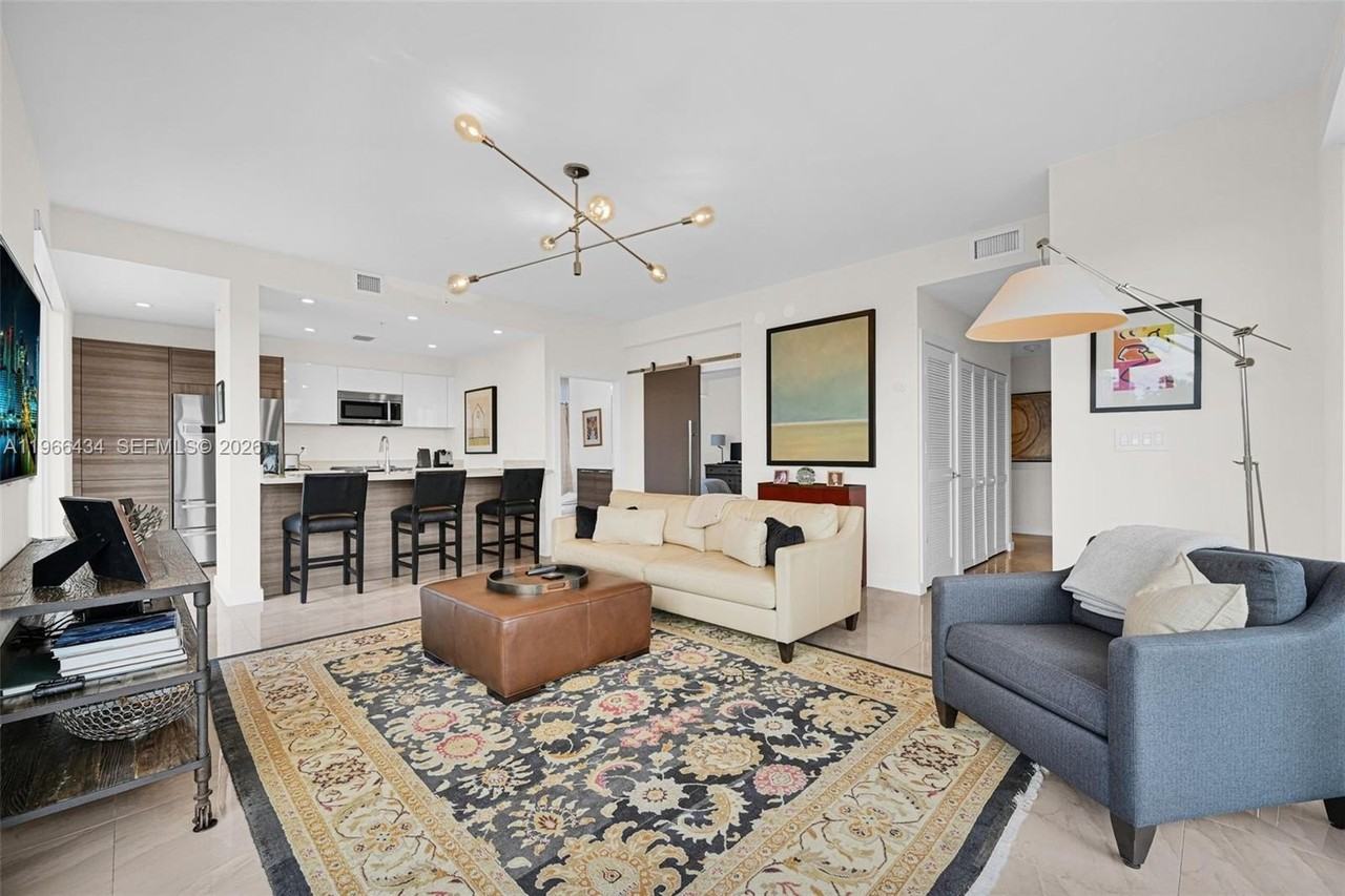 1900 Se 2nd St #301 - Photo 7 of 50