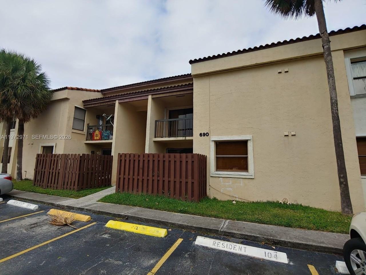 690 W Park Dr #2-204 - Photo 2 of 50