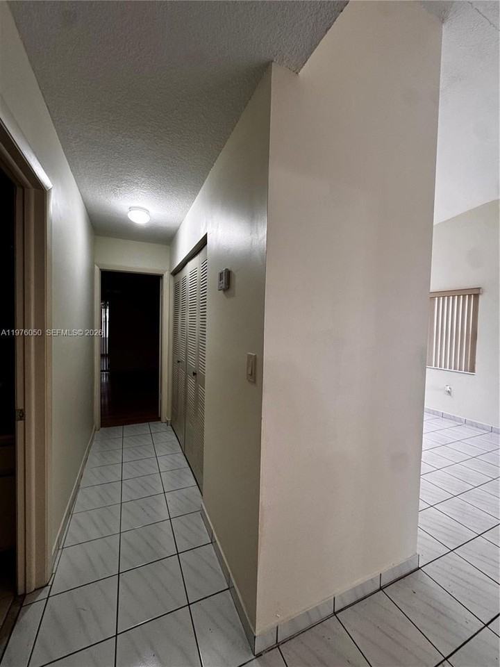 1314 Sw 124th Pl #1314 - Photo 6 of 24