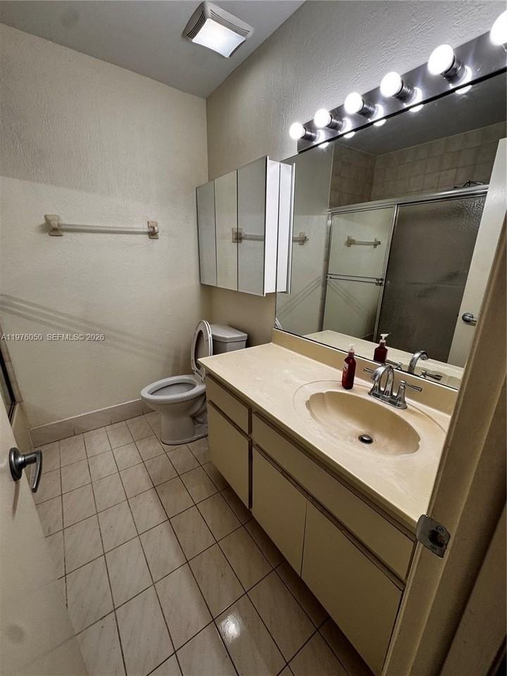1314 Sw 124th Pl #1314 - Photo 7 of 24