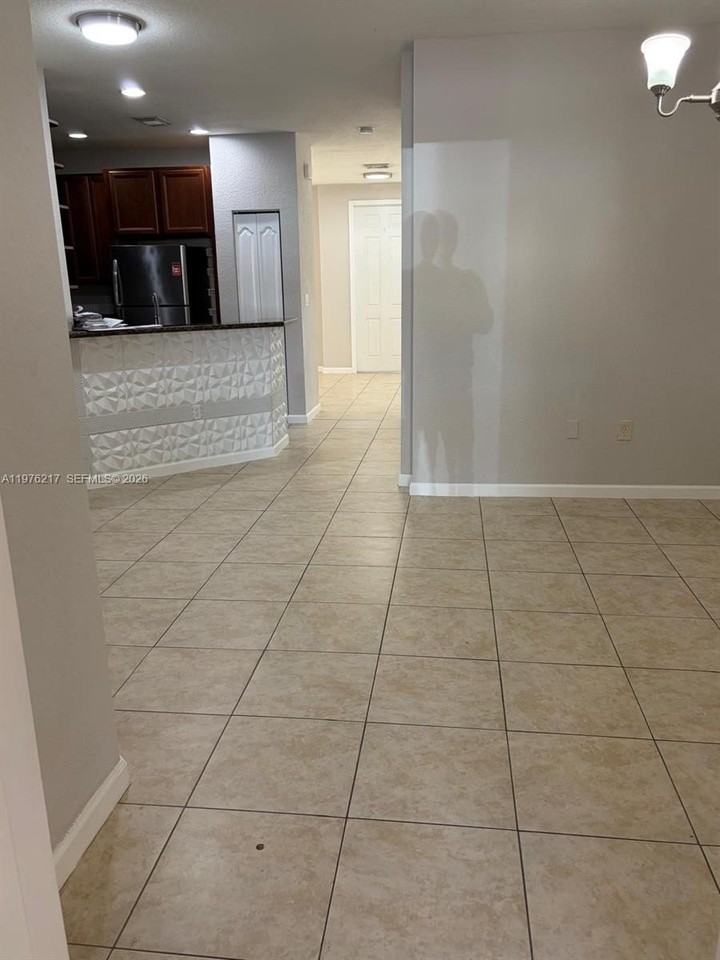 27918 Sw 140th Ave #27918 - Photo 4 of 34