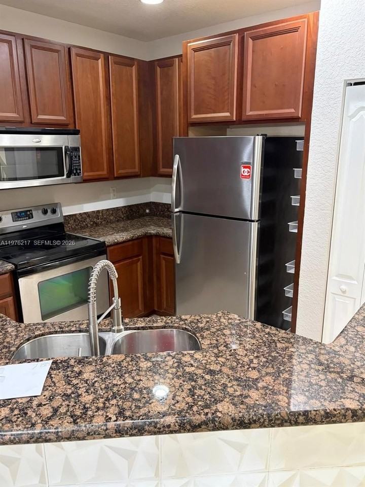 27918 Sw 140th Ave #27918 - Photo 6 of 34