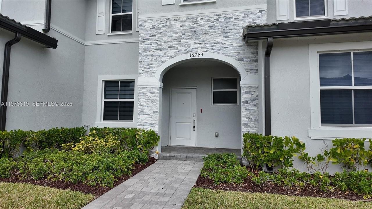 16243 Sw 292nd St #16243 - Photo 4 of 30