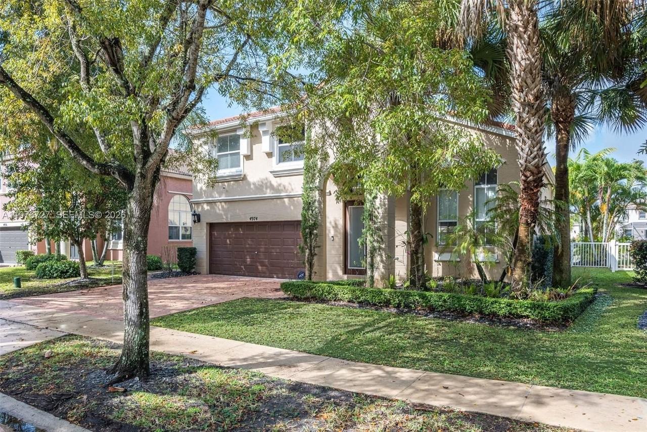 4974 Sw 166th Ave - Photo 2 of 39