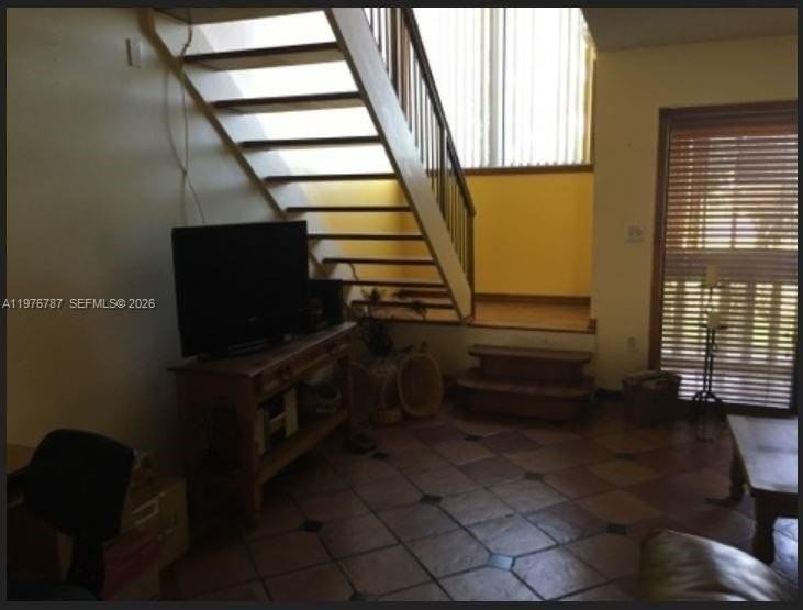 655 W Park Dr #6-12 - Photo 3 of 11