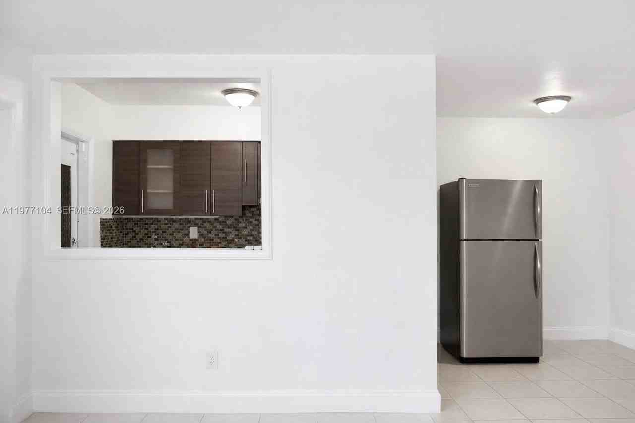 16851 Ne 21st Ave #14 - Photo 6 of 15