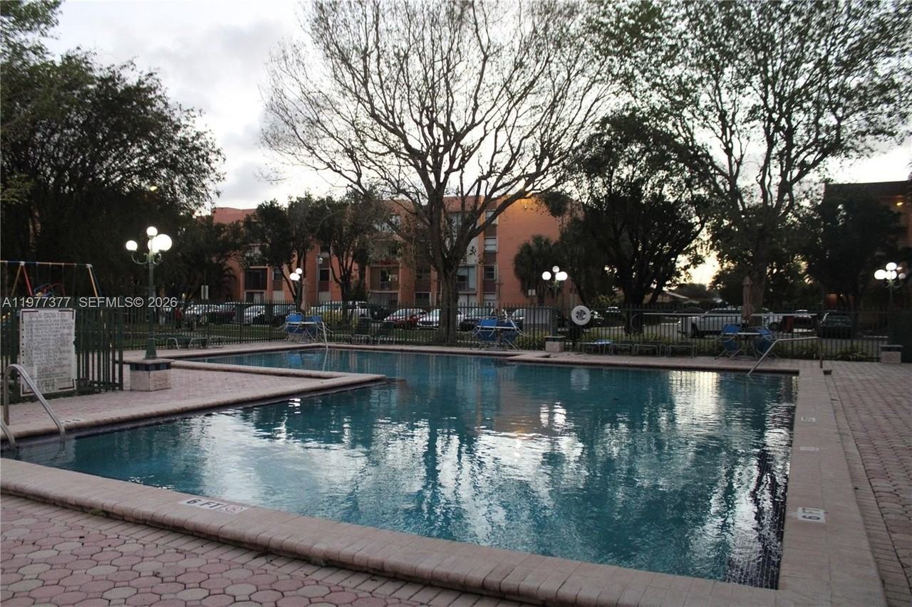 9410 W Flagler St #413 - Photo 3 of 11