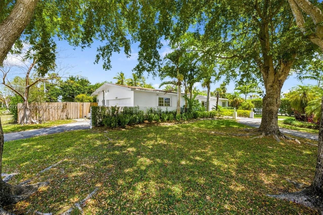 7255 Sw 125th St - Photo 4 of 50