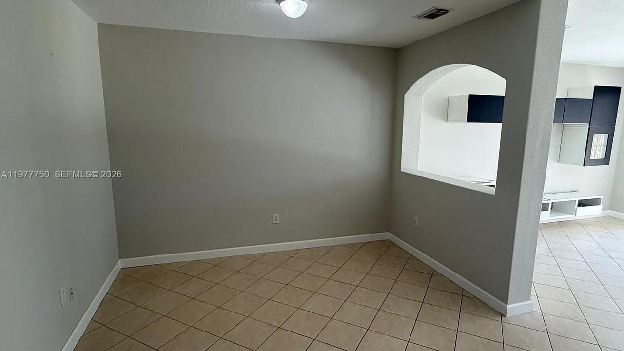 7655 Nw 116th Ave - Photo 2 of 24