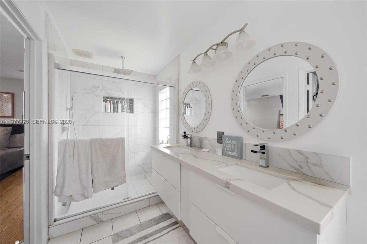 1410 Sw 106th Ter - Photo 6 of 15