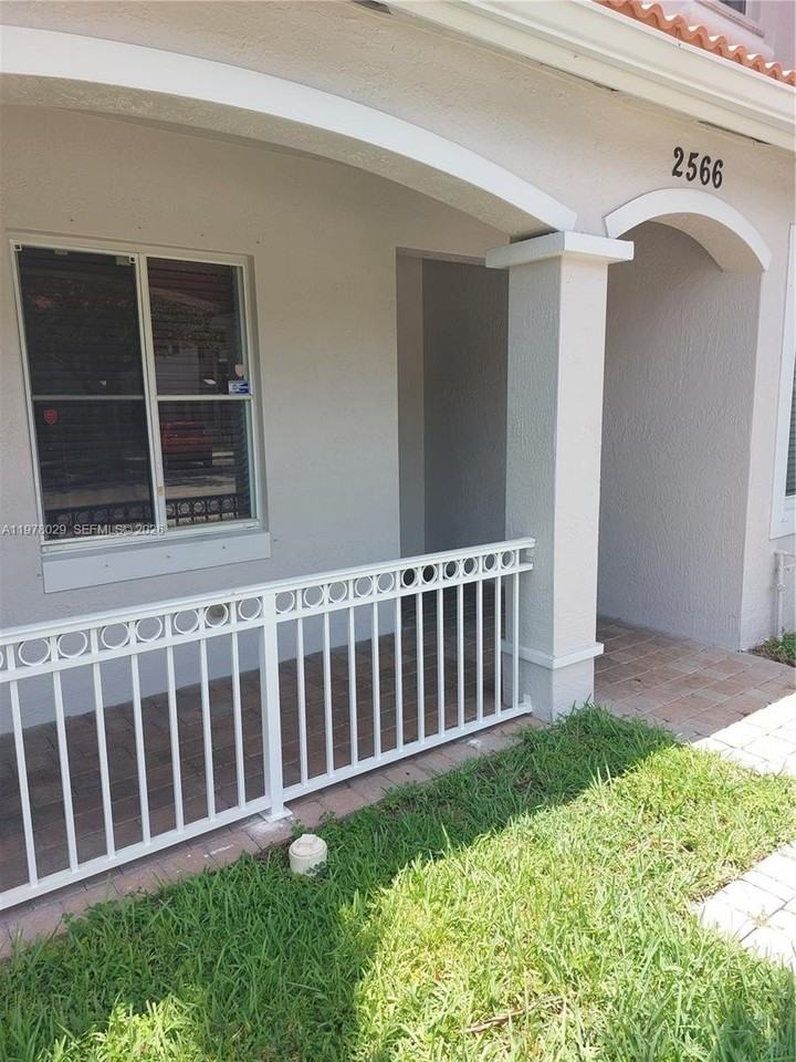 2566 Sw 82nd Ave #104 - Photo 2 of 23