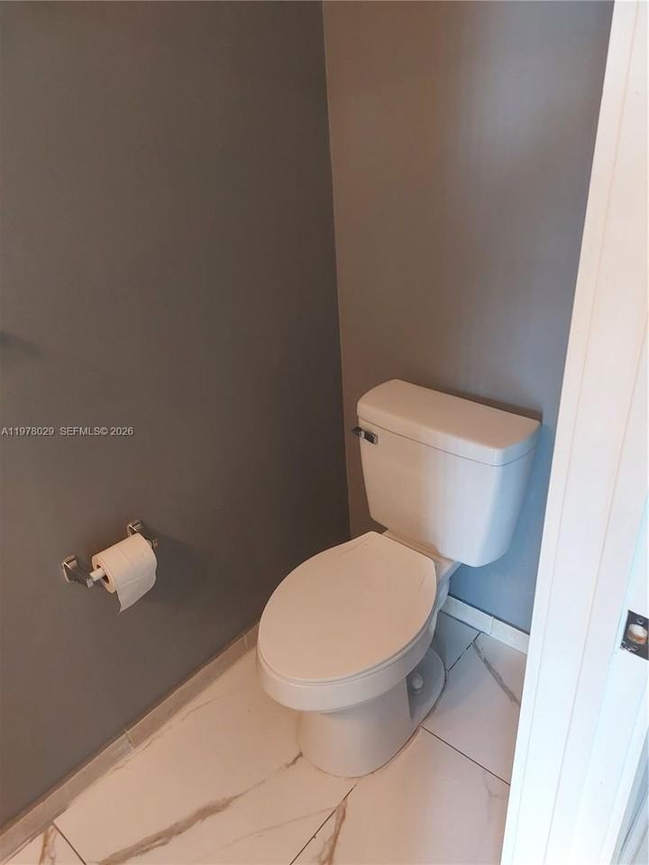2566 Sw 82nd Ave #104 - Photo 5 of 23