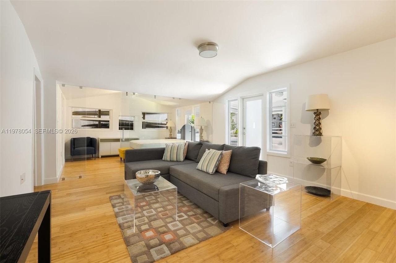 3041 Calusa St - Photo 6 of 15