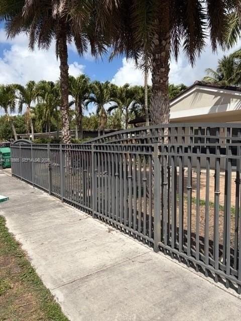 4321 Sw 99th Ct - Photo 5 of 50