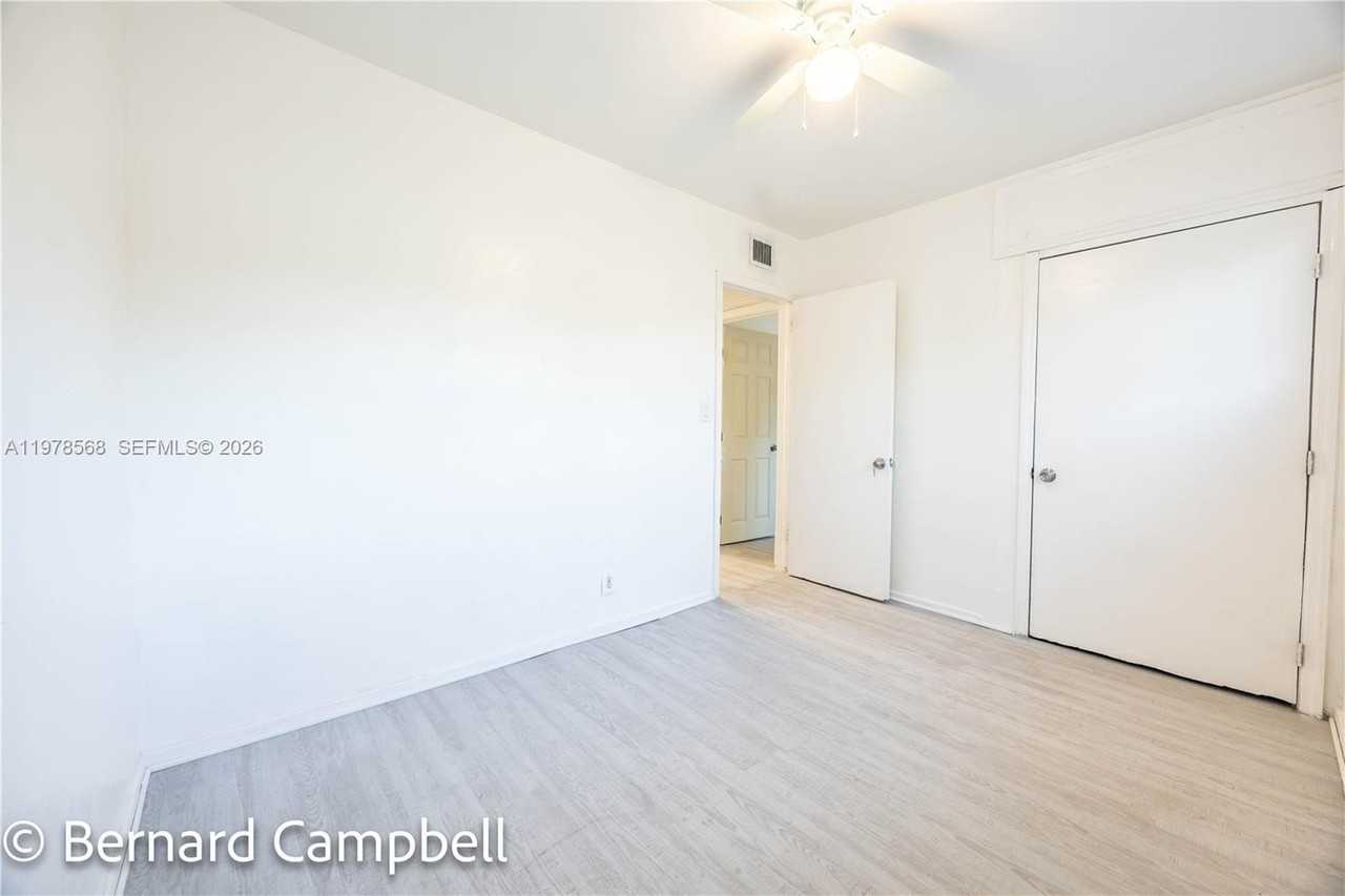 918 Nw 13th Ct #1 - Photo 7 of 24