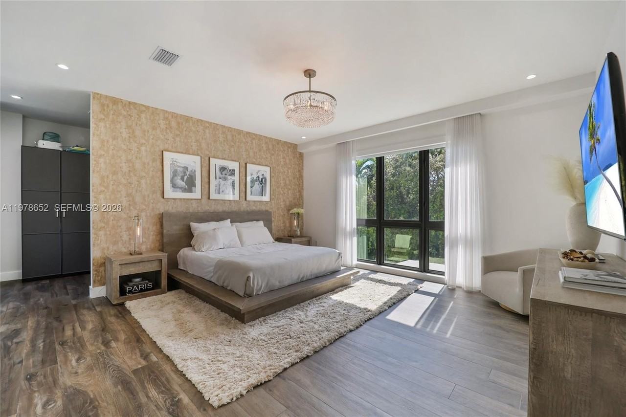 56 Samana Dr - Photo 6 of 34