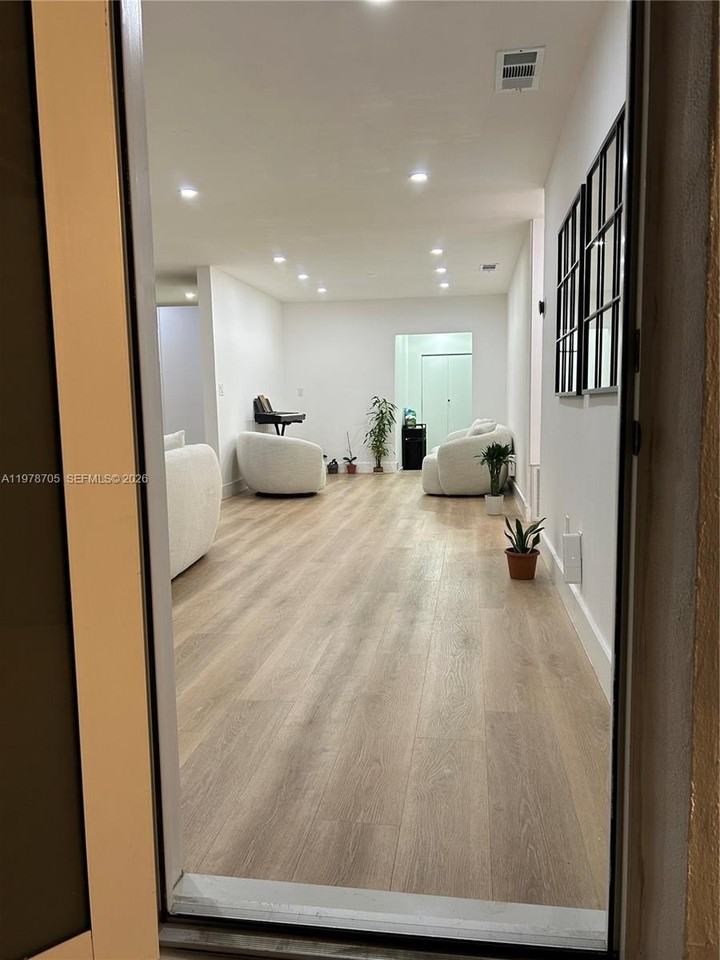 15915 Sw 103rd Pl - Photo 2 of 17