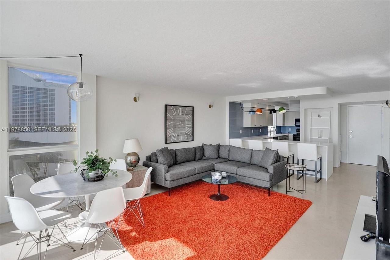 6917 Collins Ave #915 - Photo 4 of 29