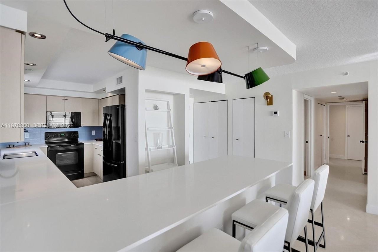 6917 Collins Ave #915 - Photo 6 of 29