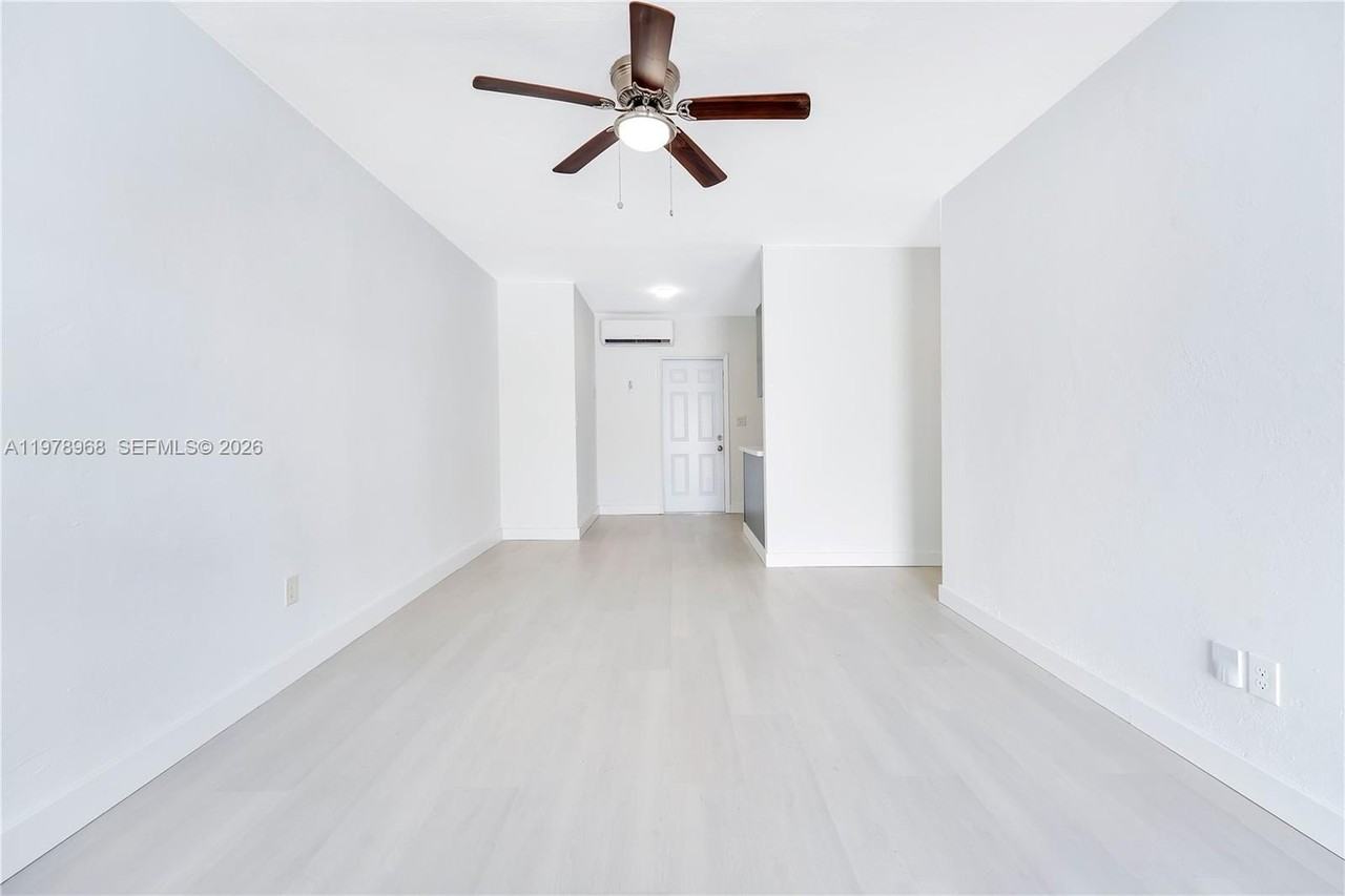 15991 Ne 18th Pl #3 - Photo 4 of 14