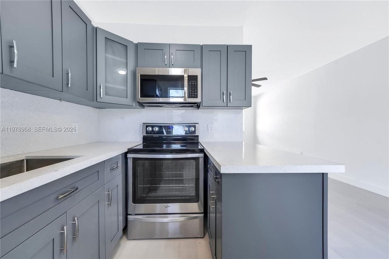 15991 Ne 18th Pl #3 - Photo 6 of 14