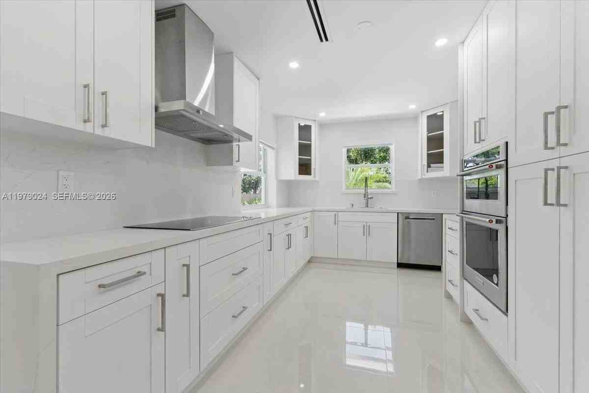 7860 Sw 158th Ter - Photo 4 of 23