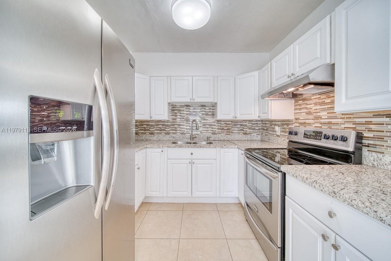 3930 Sw 68th Ave - Photo 2 of 27