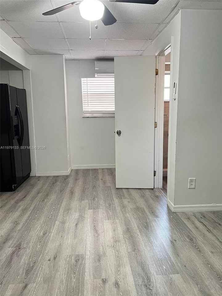 9731 Nw 24th St - Photo 5 of 11