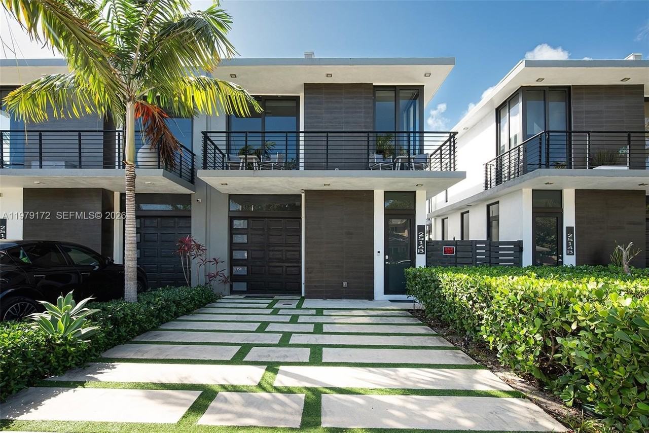 2516 Ne 21st St #B - Photo 2 of 34