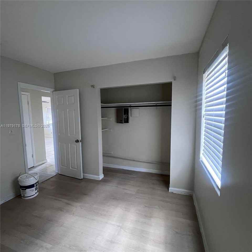 114 Sw 67th Ter - Photo 3 of 8