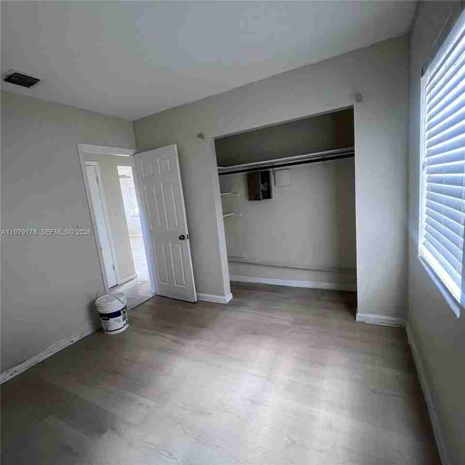 114 Sw 67th Ter - Photo 4 of 8