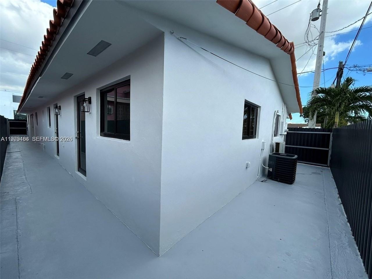 142 Nw 21st Ave #3 - Photo 2 of 21