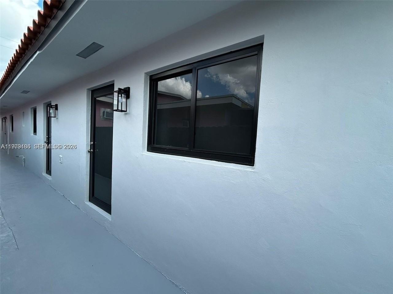 142 Nw 21st Ave #3 - Photo 3 of 21