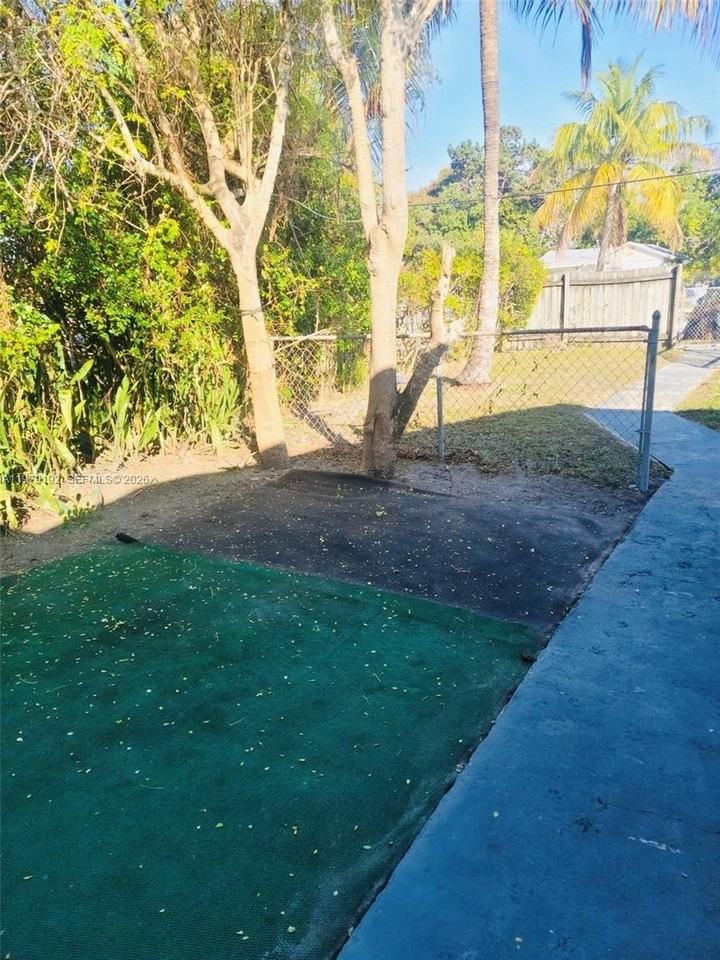 842 Nw 107th St #A - Photo 2 of 15