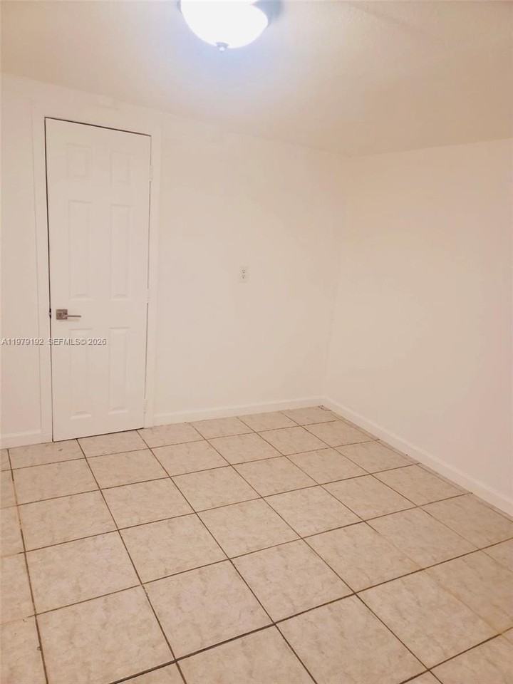 842 Nw 107th St #A - Photo 6 of 15