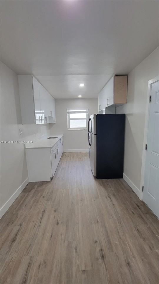 1533 Jefferson Ave #2 - Photo 4 of 14