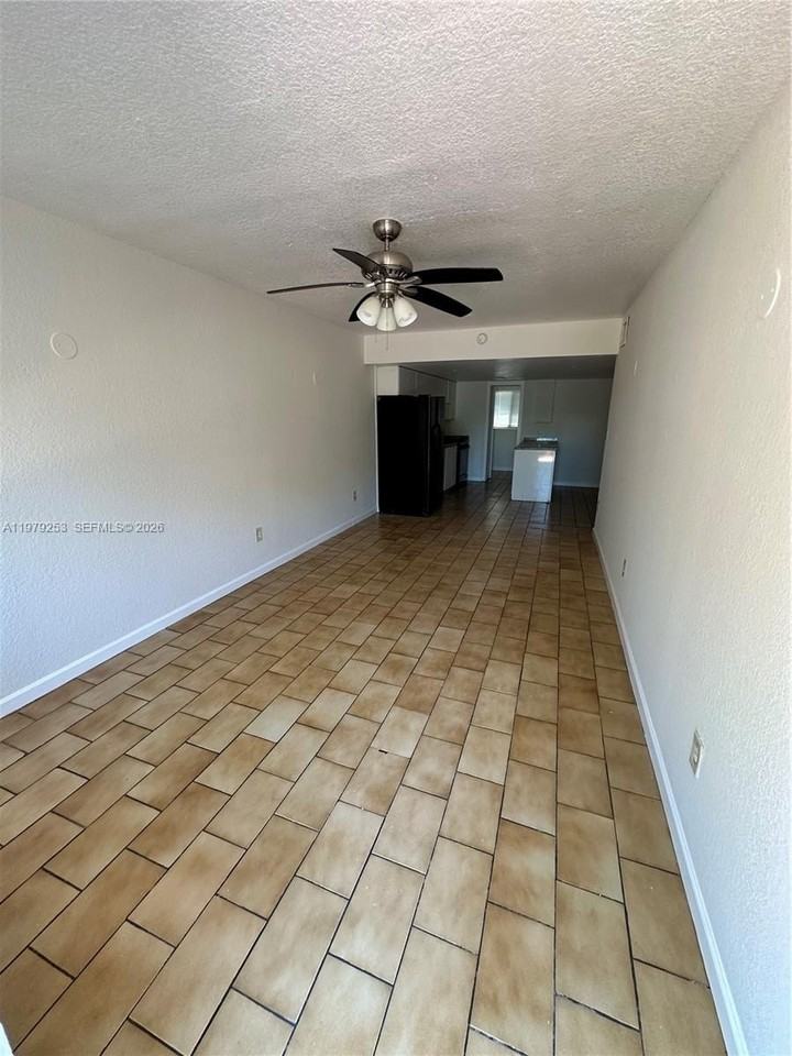 13210 Ne 3rd Ave #R - Photo 3 of 5