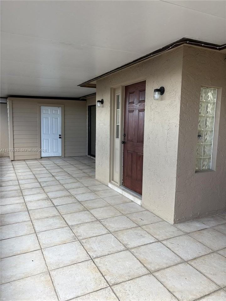 1970 Sw 24th Cir #NA - Photo 3 of 24