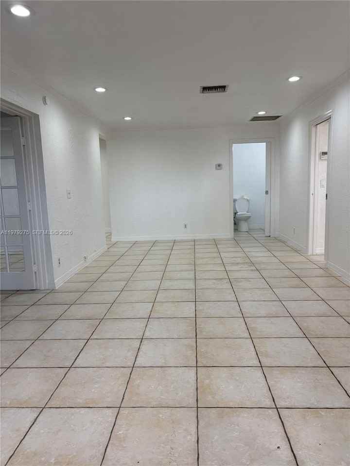 1970 Sw 24th Cir #NA - Photo 5 of 24