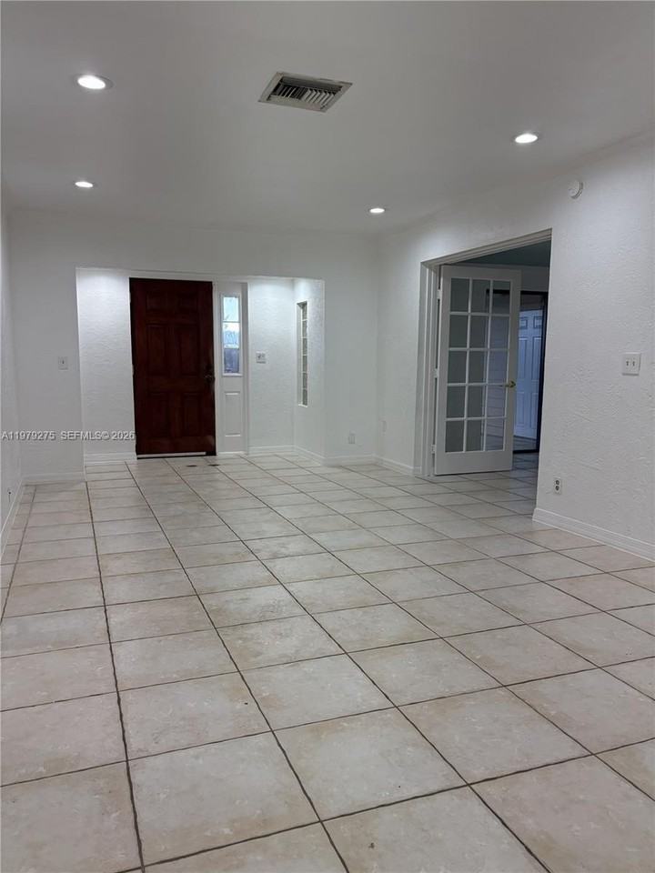 1970 Sw 24th Cir #NA - Photo 6 of 24