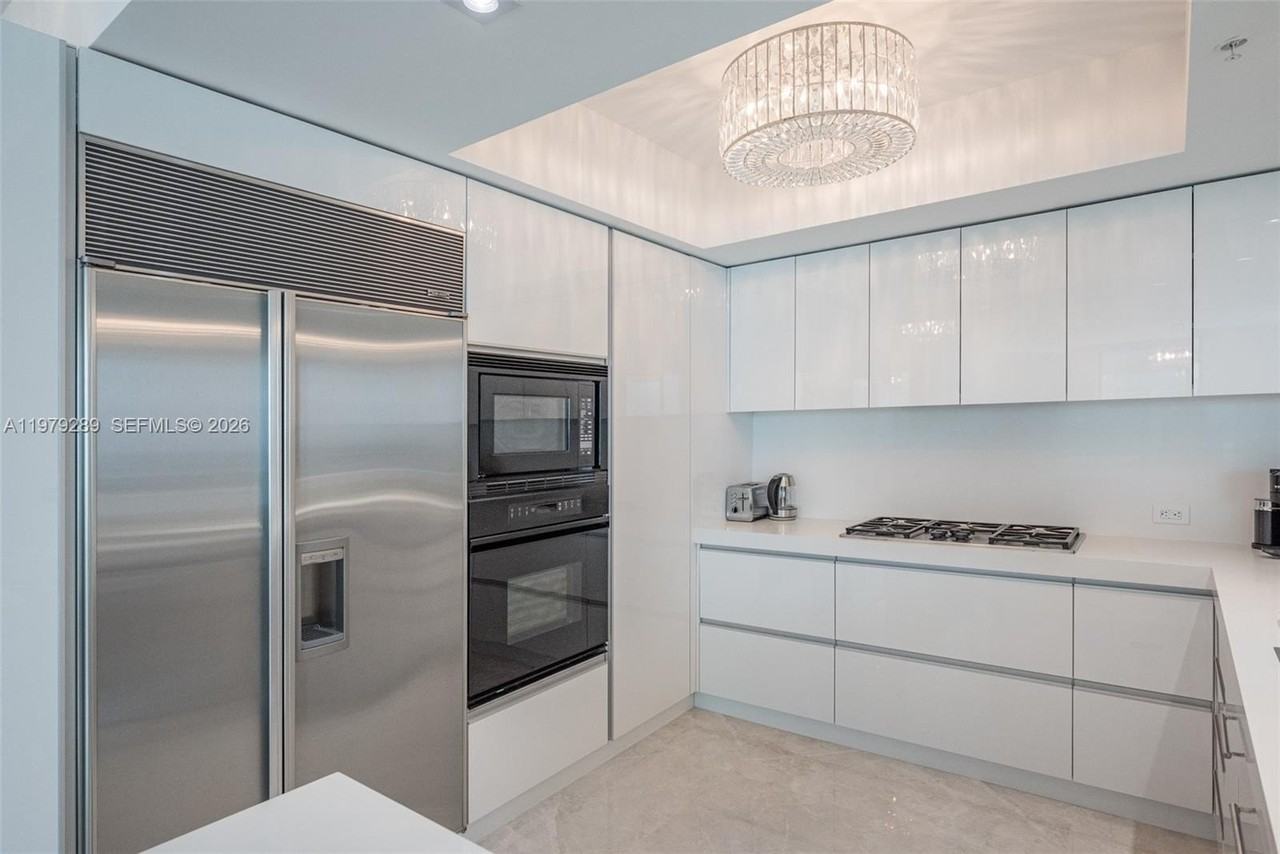 3535 S Ocean Dr #1904 - Photo 7 of 27