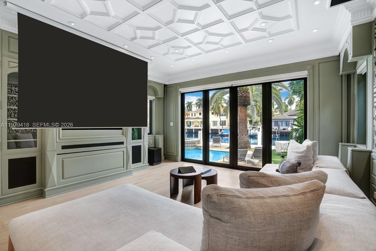 168 Fiesta Way - Photo 7 of 41