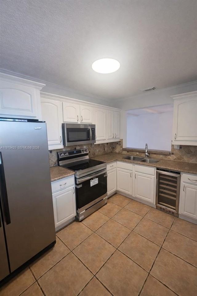 15761 Sw 137th Ave #202 - Photo 6 of 31