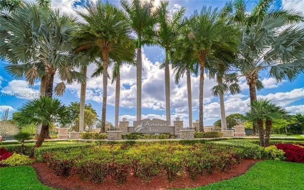 965 Ne 193rd Ter #965 - Photo 3 of 36