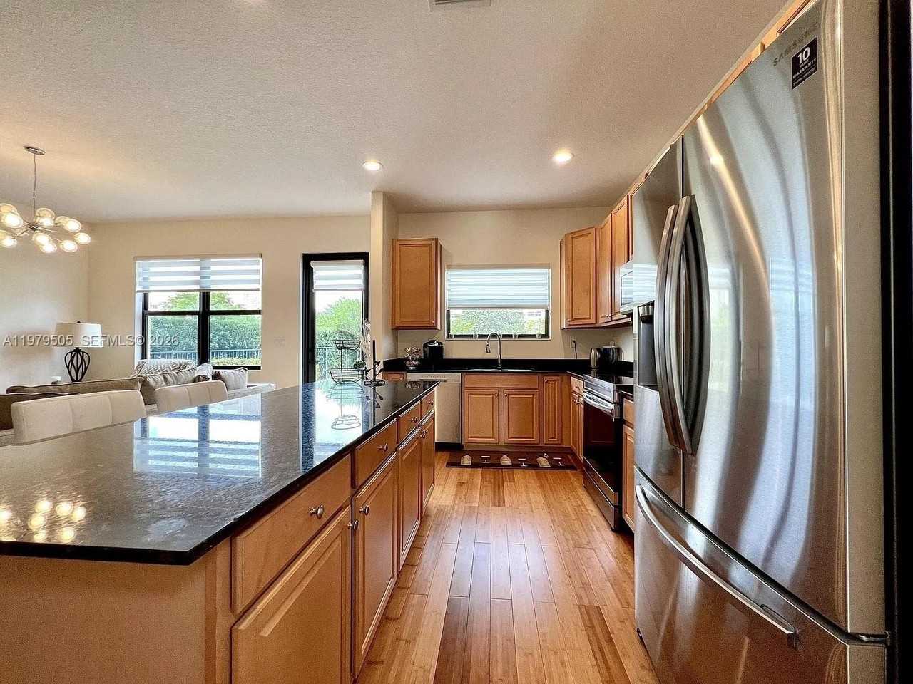 965 Ne 193rd Ter #965 - Photo 6 of 36