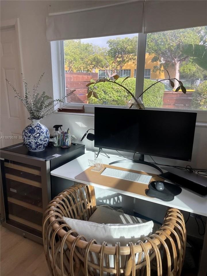 2421 Sw 26th Ter #2 - Photo 6 of 7