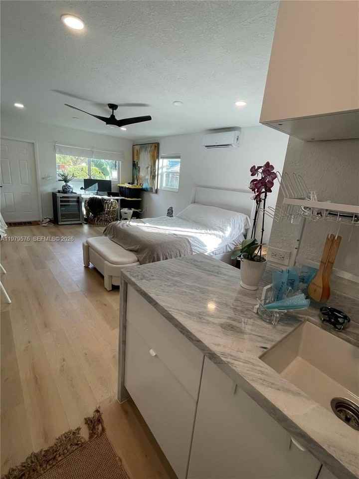 2421 Sw 26th Ter #2 - Photo 7 of 7