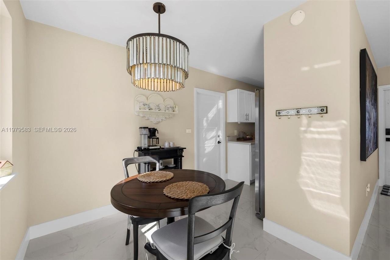 10750 Sw 43rd Ln - Photo 4 of 30