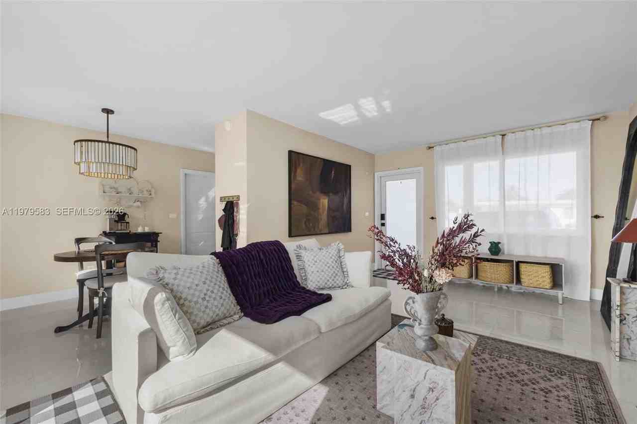 10750 Sw 43rd Ln - Photo 6 of 30