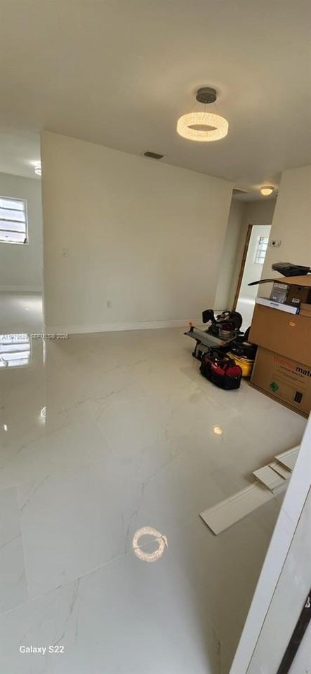 1011 Nw 9th St #A - Photo 3 of 32